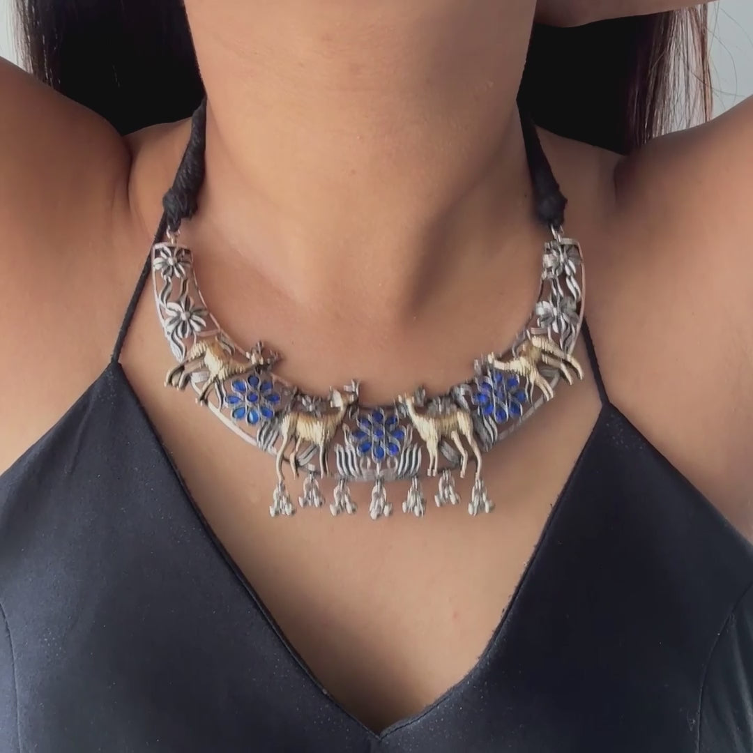 Neela Hiran Choker Set