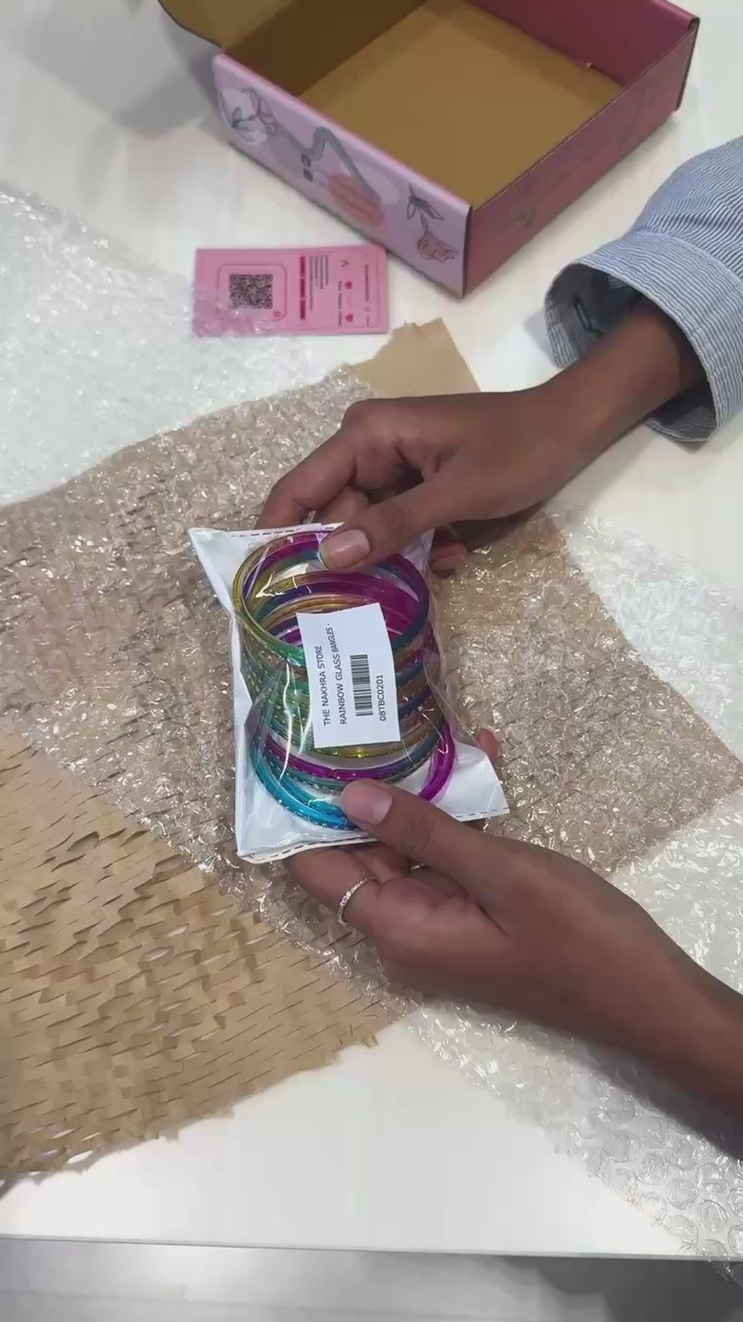 how your glass bangles are packed